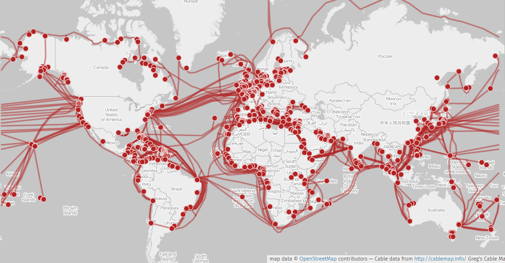 Mappa mondiale dei cavi di comunicazione sottomarini. (Dati del cavo di Greg Mahlknecht, file KML rilasciato sotto GPLv3; mappa del mondo dei contributori di Openstreetmap.)